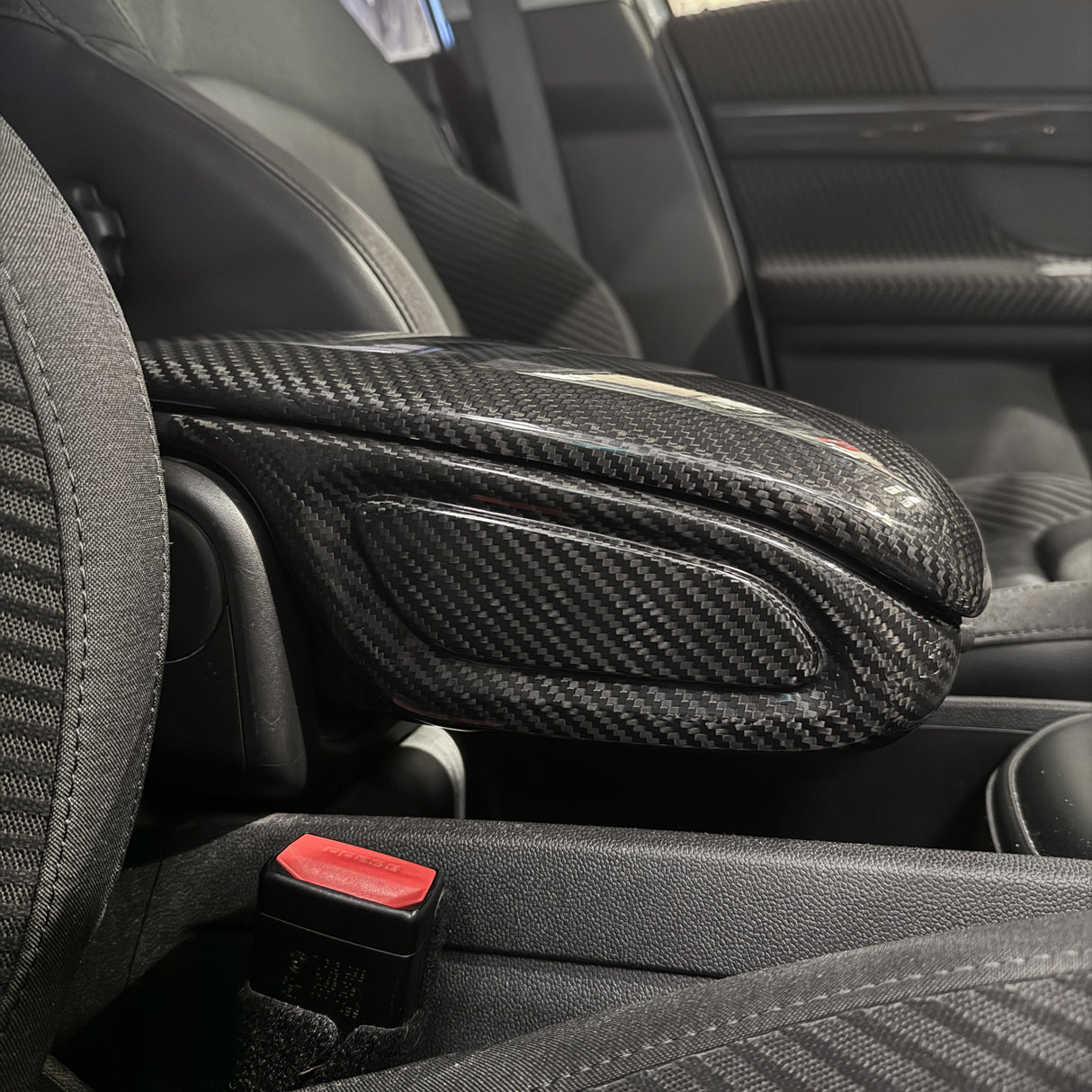 Shadow6 Carbon Armrest Box Side Covers