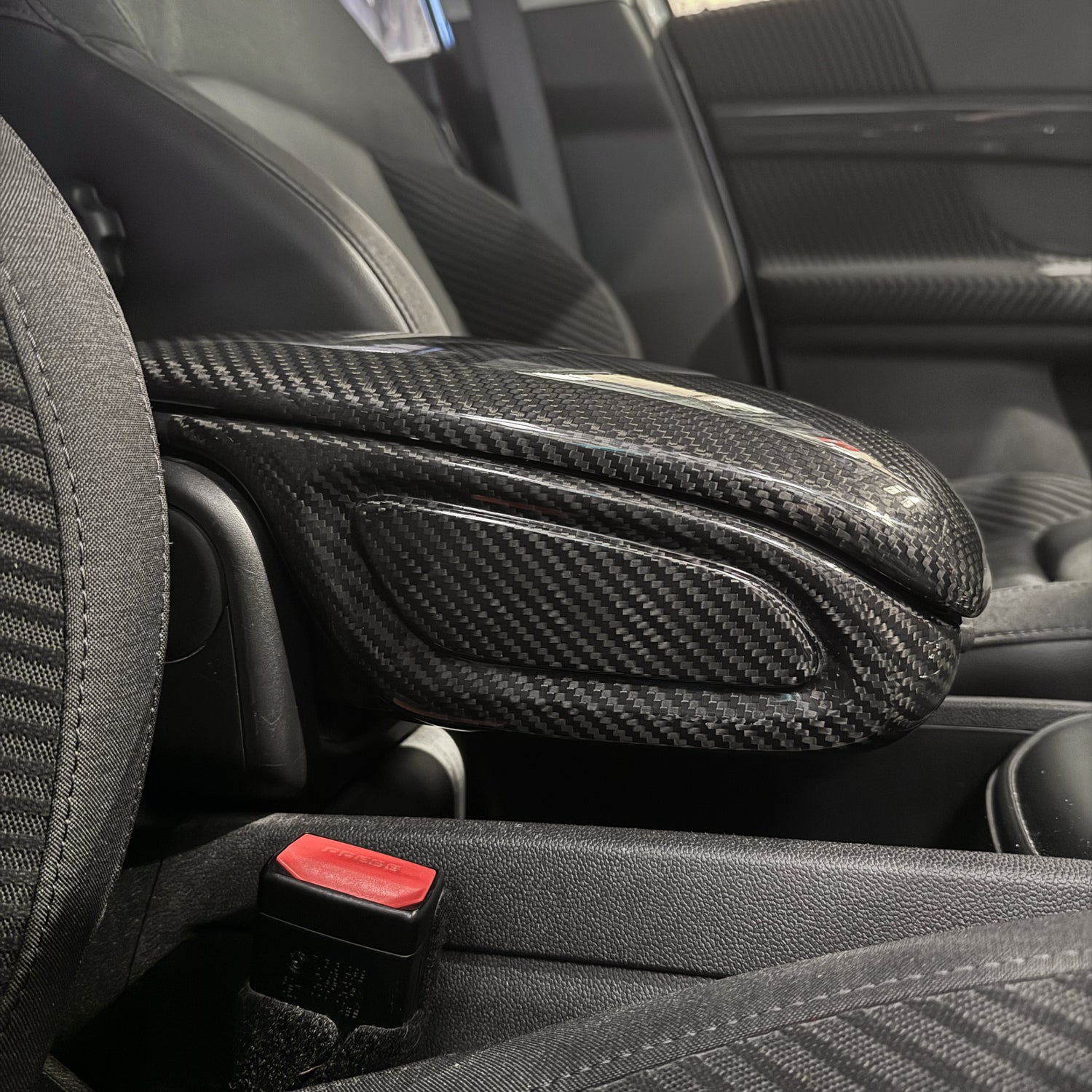 Shadow6 Carbon Armrest Box Side Covers