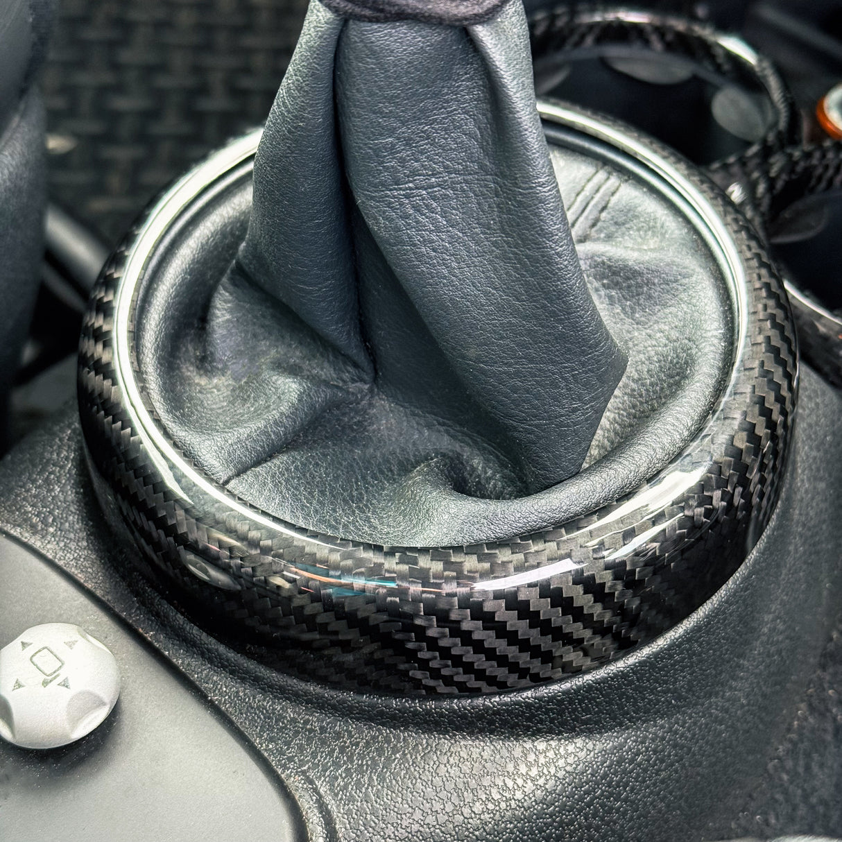 Shadow6 Carbon Shift Panel Frame - For MINI Gen 1 Manual Transmission Models | Lohen MINI