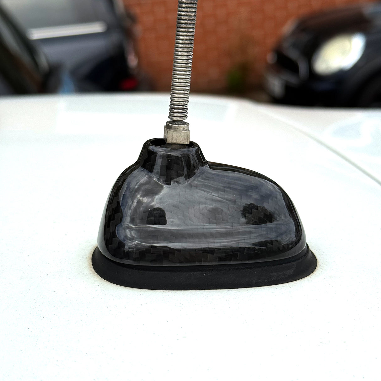 Shadow6 Carbon Antenna for MINI Gen 2 R55 and R56
