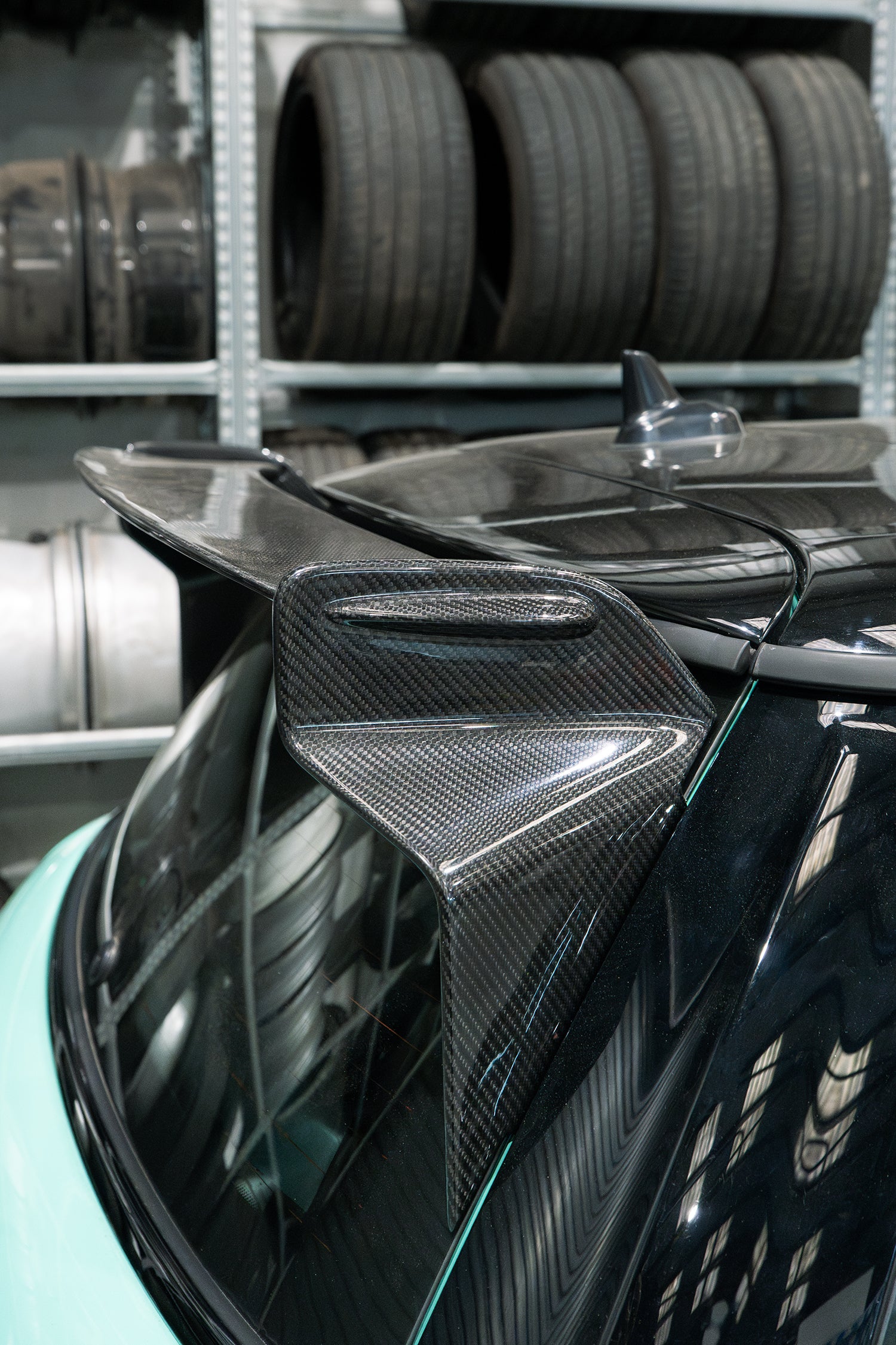 Carbon fibre rear spoiler for MINI R56