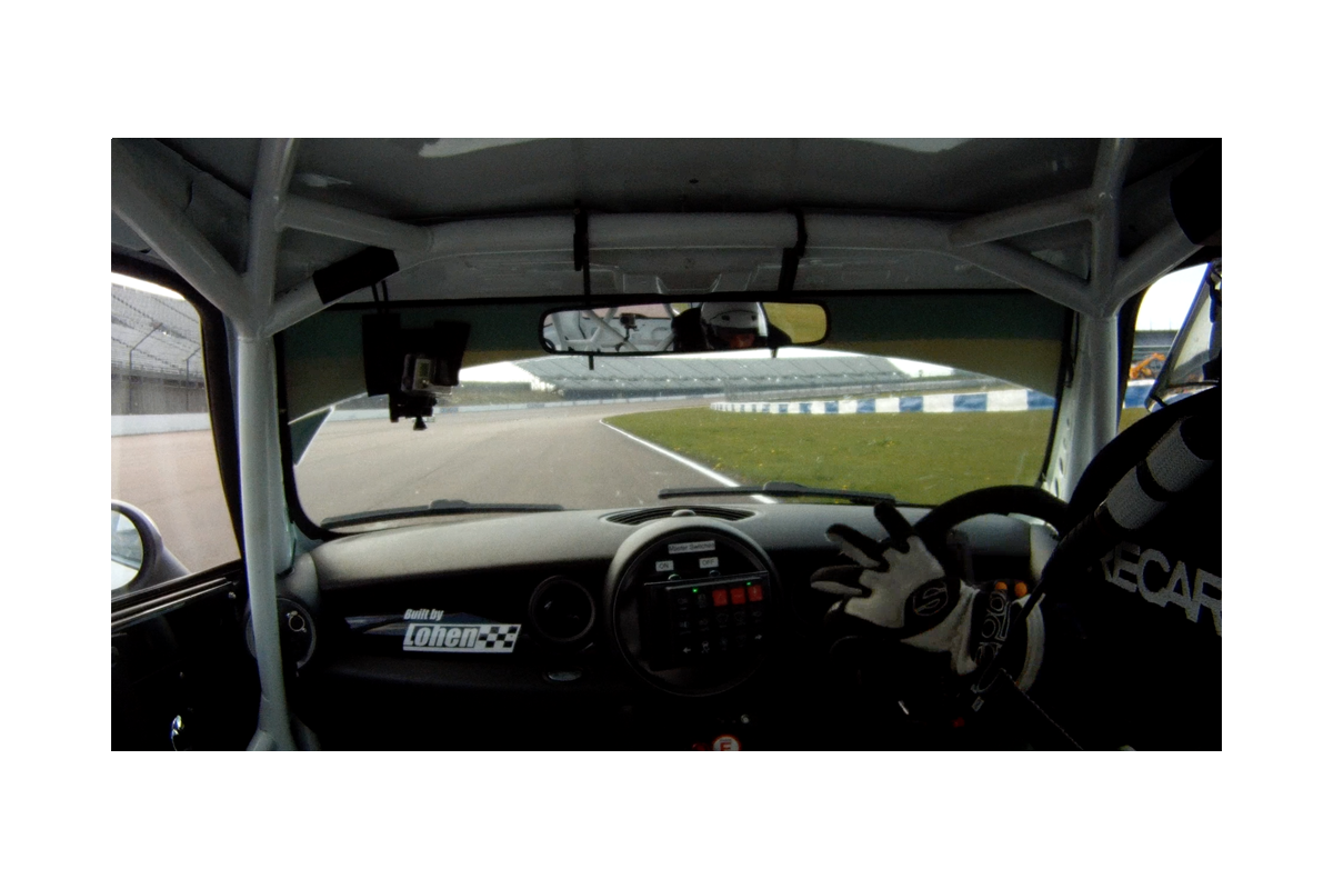 Here's how not to drive turn 1 at Rockingham